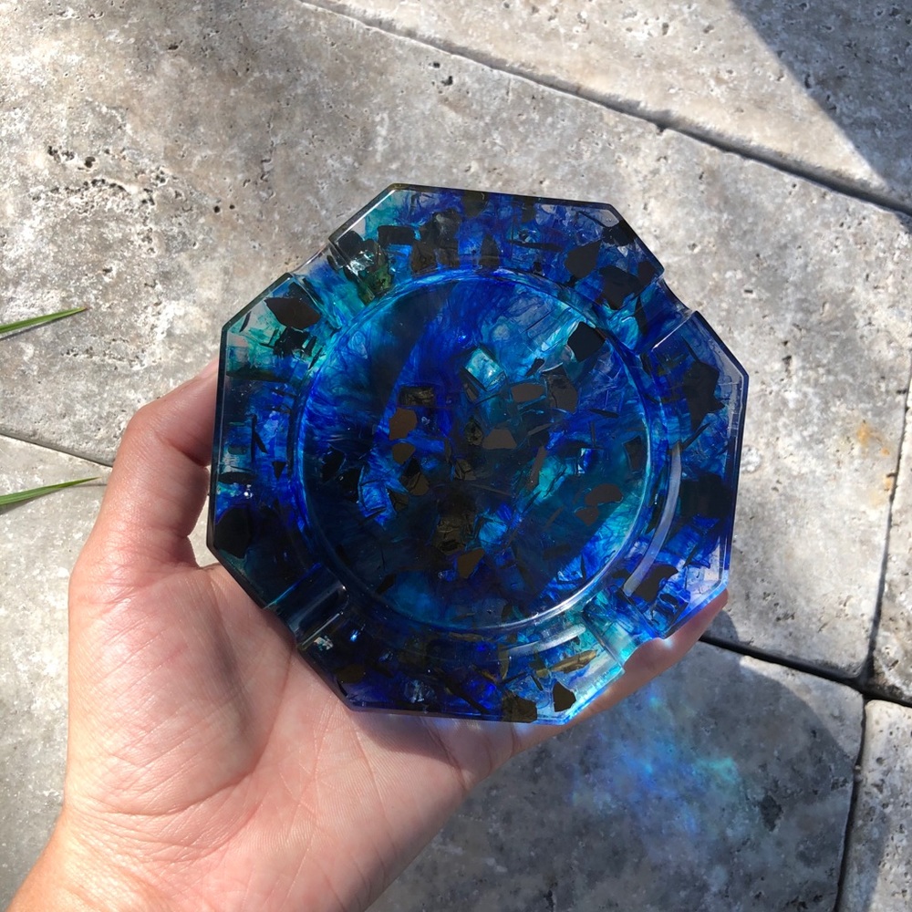 Ashtray - Picture 3 of 3